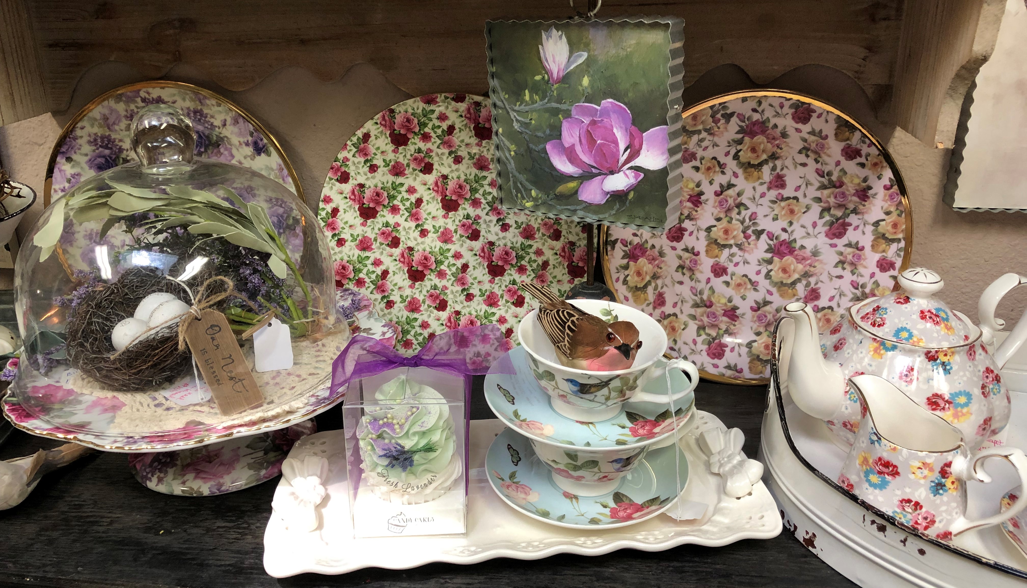 Set a beautiful table with chintz!